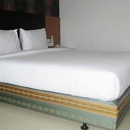 Orange Grand Hotel Ban Khlong Phruan Exterior photo